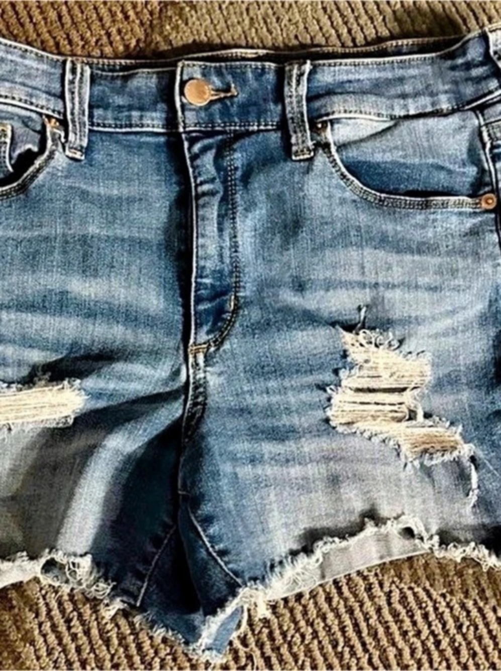 Universal Thread Distressed Jean Shorts in Blue Waist 29